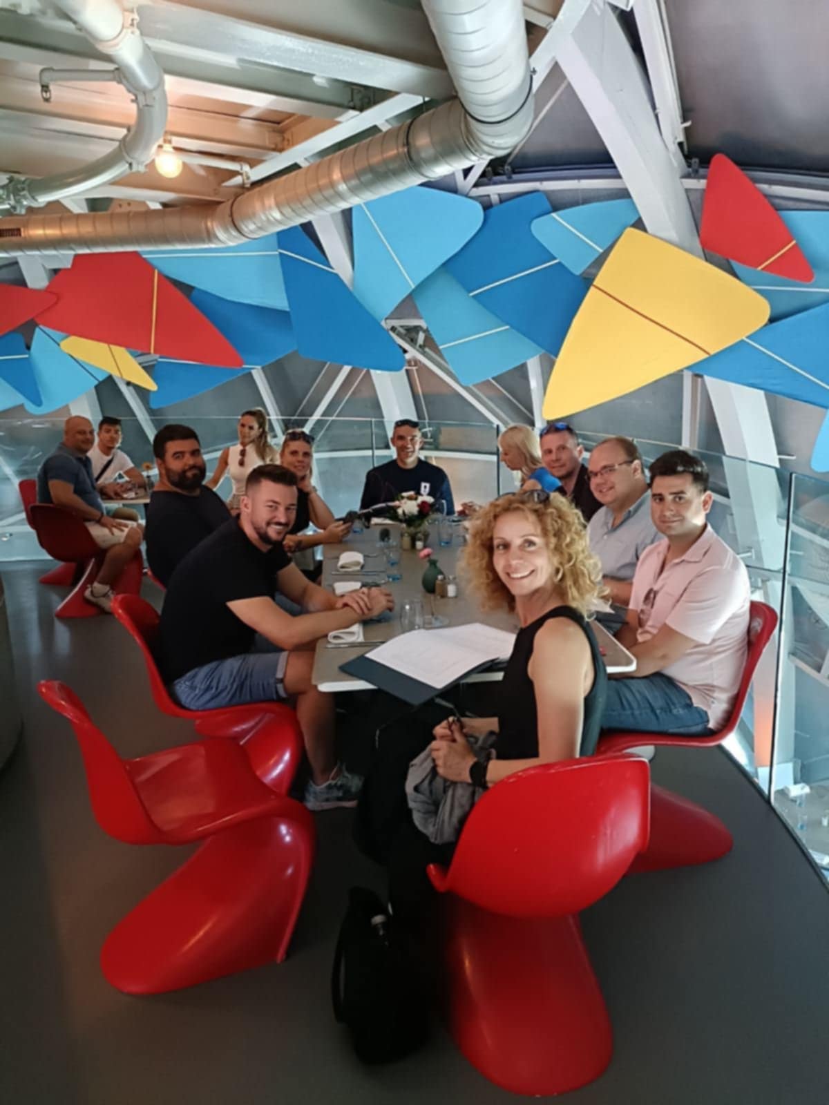 Elizabet csoporttal asztalnál